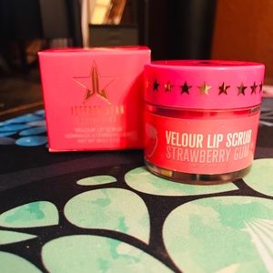Jeffrey Star Velour Lip Scrub